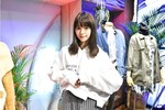 鈴木 優華さん - アレキサンダー ワン(alexanderwang)、アグ(UGG)｜銀座ストリートスナップ3