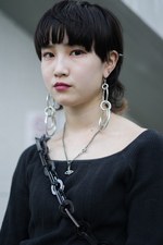 乾 里咲子さん - ヴィヴィアン・ウエストウッド(Vivienne Westwood)、マメ クロゴウチ(Mame Kurogouchi)｜原宿ストリートスナップ4