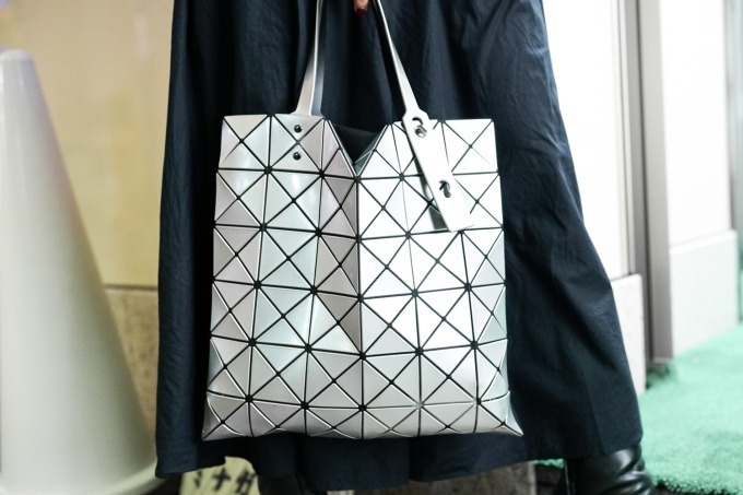 髙橋 リエルさん - ハレ(HARE)、バオ バオ イッセイ ミヤケ(BAO BAO ISSEY MIYAKE)｜原宿ストリートスナップ - 写真5