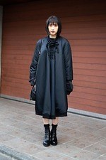 川崎 珠莉さん - レキサミ(REKISAMI)、サカイ(sacai)｜渋谷ストリートスナップ1