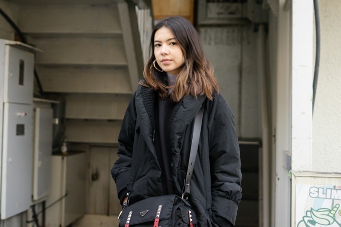 アナ・ライコヴィチさん - ヒロコ コシノ(HIROKO KOSHINO)、ユニクロ(UNIQLO)｜渋谷ストリートスナップ - 写真7
