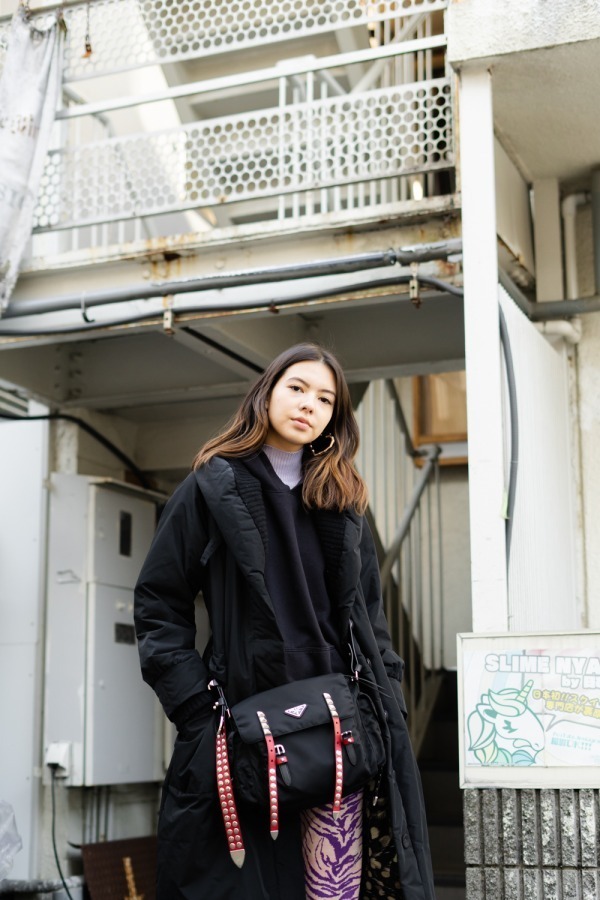 アナ・ライコヴィチさん - ヒロコ コシノ(HIROKO KOSHINO)、ユニクロ(UNIQLO)｜渋谷ストリートスナップ - 写真3