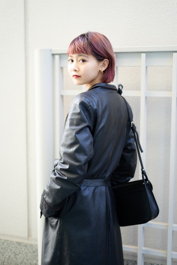 乙部 真麻さん - 古着(ユーズド)(USED)、ドクターマーチン(Dr. Martens)｜原宿ストリートスナップ - 写真2