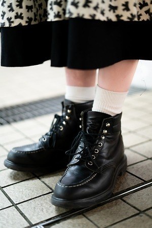 西尾 エイミさん - ワイズ(Y's)、トリコ ・コム デ ギャルソン(trict COMME des GARÇONS)｜渋谷ストリートスナップ - 写真5