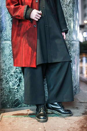 茂木 仁成さん - ヨウジヤマモト(Yohji Yamamoto)、ドクターマーチン(Dr. Martens)｜渋谷ストリートスナップ - 写真5
