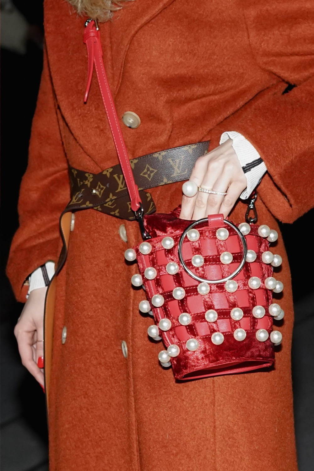 ソニャ クリークさん - アクネ ストゥディオズ(Acne Studios)、ルイ・ヴィトン(LOUIS VUITTON)｜渋谷ストリートスナップ6