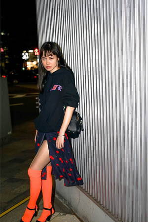 田中 シェンさん - スライ(SLY)、ミュウミュウ(MIU MIU)｜渋谷ストリートスナップ - 写真5