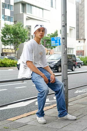 葵 揚さん - オニツカタイガー(Onitsuka Tiger)、ユニクロ(UNIQLO)｜渋谷ストリートスナップ - 写真2