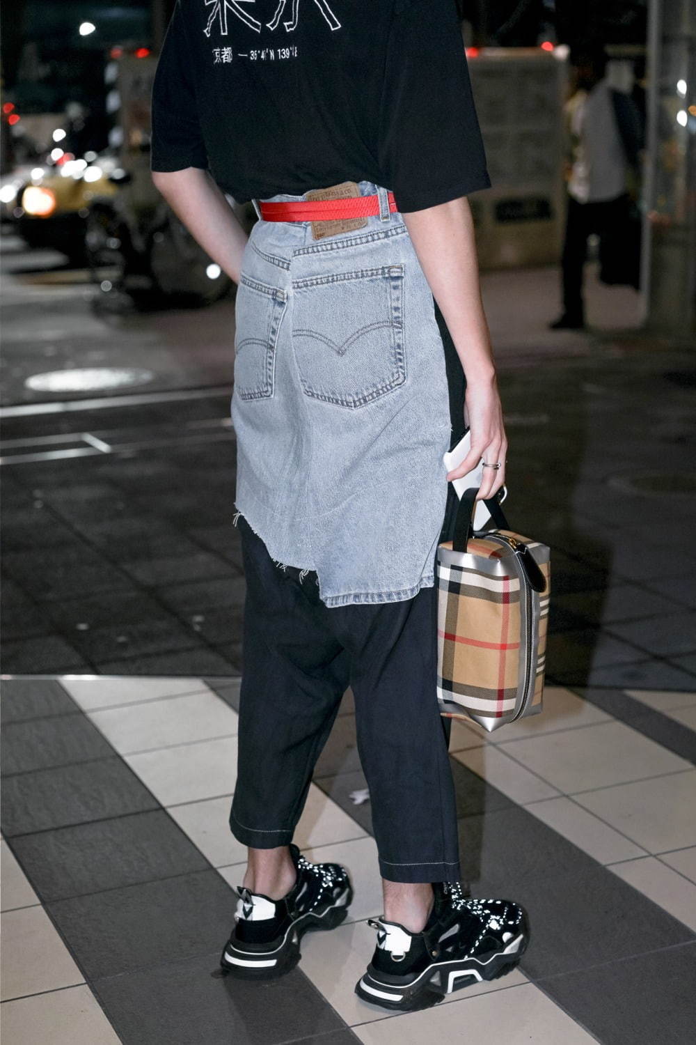 オリビア ウェバーさん - カルバン・クライン(Calvin Klein)、バーバリー(BURBERRY)｜渋谷ストリートスナップ - 写真4
