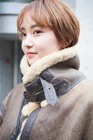 栗原 彩さん - 古着(ユーズド)(USED)、コンバース(CONVERSE)｜渋谷ストリートスナップ - 写真3