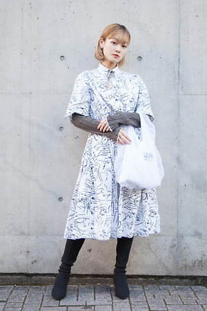 ナナカさん - ジーヴィージーヴィー(G.V.G.V.)、ケンゾー(KENZO)｜渋谷ストリートスナップ - 写真1