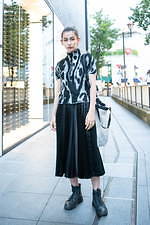 菅原 ありあさん - ミー イッセイ ミヤケ(me ISSEY MIYAKE)、コム デ ギャルソン(COMME des GARÇONS)｜渋谷ストリートスナップ1
