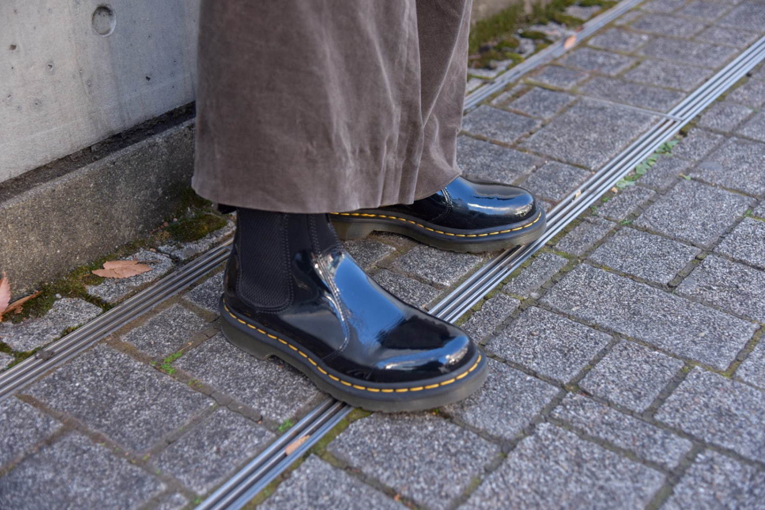 小川 志穂さん - 古着(ユーズド)(USED)、ドクターマーチン(Dr. Martens)｜渋谷ストリートスナップ - 写真4