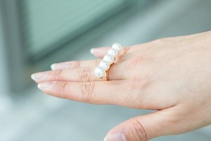 金 有希さん - ヴィクトリア ベッカム(Victoria Beckham)、セルジオ ロッシ(Sergio Rossi)｜青山・表参道ストリートスナップ - 写真2