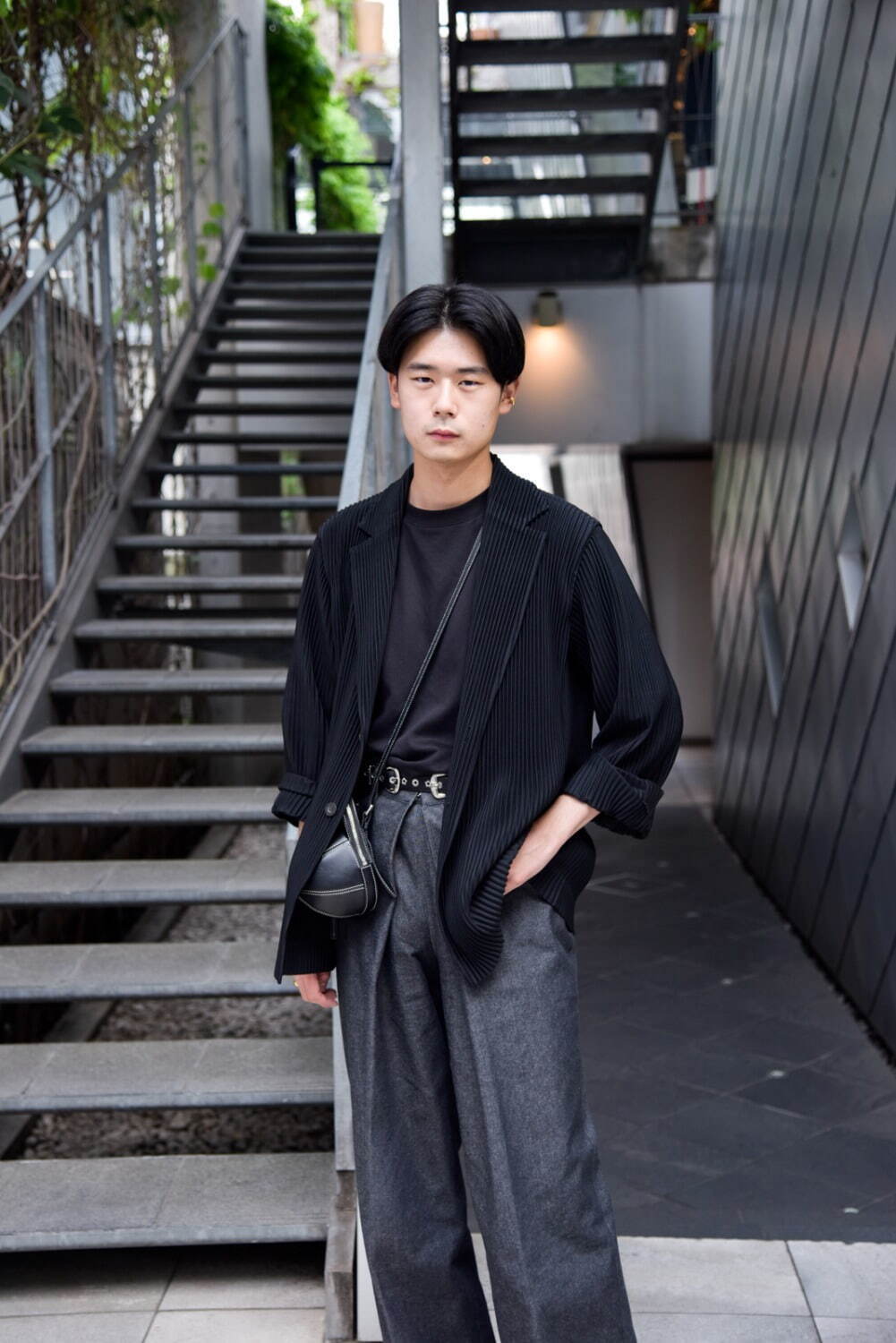 占部 雄飛さん - オム プリッセ イッセイ ミヤケ(HOMME PLISSÉ ISSEY MIYAKE)、ユニクロ ユー(Uniqlo U)｜渋谷ストリートスナップ - 写真2