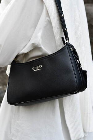 金井 詩音さん - ジーナシス(JEANASIS)、ゲス(GUESS)｜渋谷ストリートスナップ - 写真9