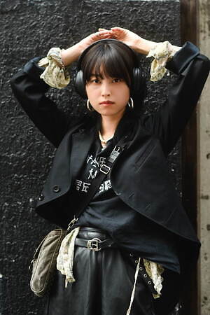 碧衣さん - コム デ ギャルソン・コム デ ギャルソン(COMME des GARÇONS COMME des GARÇONS)、アナザーエディション(Another Edition)｜渋谷ストリートスナップ - 写真4