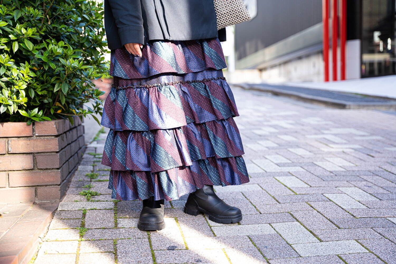 高岡 優衣さん - ガニー(GANNI)、トーガ プルラ(TOGA PULLA)｜渋谷ストリートスナップ - 写真4