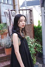 栫井 里聡さん - マーガレット・ハウエル(MARGARET HOWELL)、フミカ_ウチダ(FUMIKA_UCHIDA)｜渋谷ストリートスナップ2