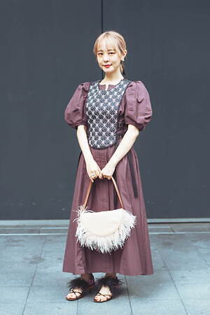 トヨダ アリサさん - スナイデル(SNIDEL)、タナカダイスケ(tanakadaisuke)｜渋谷ストリートスナップ - 写真1