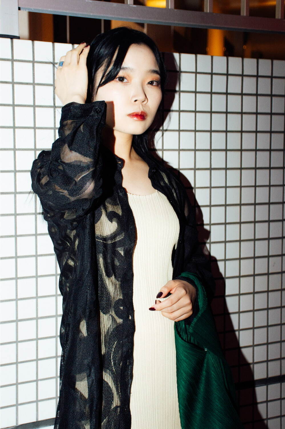 林 彩葉さん - マルテ(MARTE)、プリーツ プリーズ イッセイ ミヤケ(PLEATS PLEASE ISSEY MIYAKE)｜渋谷ストリートスナップ - 写真2