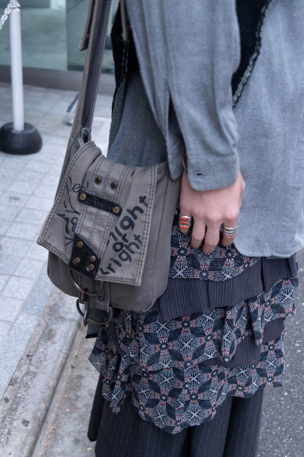 十文字 海斗さん - エムエム6 メゾン マルジェラ(MM6 Maison Margiela)、ヒロコ コシノ(HIROKO KOSHINO)｜渋谷ストリートスナップ - 写真3