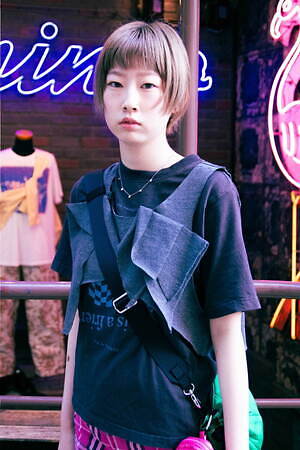 小幡 莉子さん - オニツカタイガー(Onitsuka Tiger)、バーバリー(BURBERRY)｜原宿ストリートスナップ - 写真2