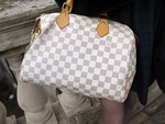 ソフィーさん - ルイ・ヴィトン(LOUIS VUITTON)、スワロフスキー(SWAROVSKI)｜ロンドンストリートスナップ2