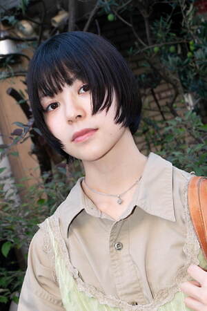 山田 涼さん - ドクターマーチン(Dr. Martens)、アディダス(adidas)｜渋谷ストリートスナップ - 写真3