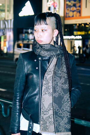 平山 華蓮さん - ジョン ローレンス サリバン(JOHN LAWRENCE SULLIVAN)、コム デ ギャルソン・ガール(COMME des GARÇONS GIRL)｜原宿ストリートスナップ - 写真2