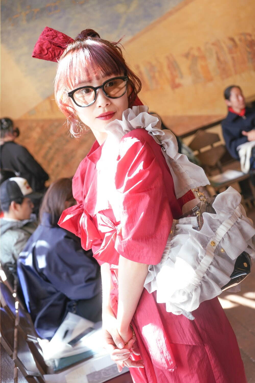 高橋 愛さん - ホウガ(HOUGA)、メゾン マルジェラ(Maison Margiela)｜池袋ストリートスナップ - 写真3