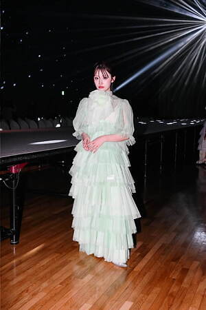 かきぶち もものさん - ヴィヴィアーノ(VIVIANO)｜恵比寿ストリートスナップ - 写真1