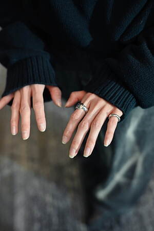 渡邉 あやさん - ラルフ ローレン(Ralph Lauren)、ハトラ(HATRA)｜銀座ストリートスナップ - 写真9