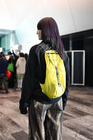 渡邉 あやさん - ラルフ ローレン(Ralph Lauren)、ハトラ(HATRA)｜銀座ストリートスナップ - 写真5