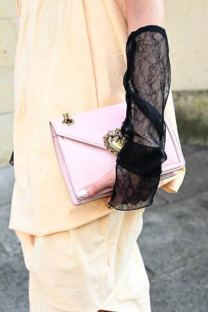 浦浜 アリサさん - ハルノブムラタ(HARUNOBUMURATA)、フェティコ(FETICO)｜半蔵門・四谷ストリートスナップ - 写真3