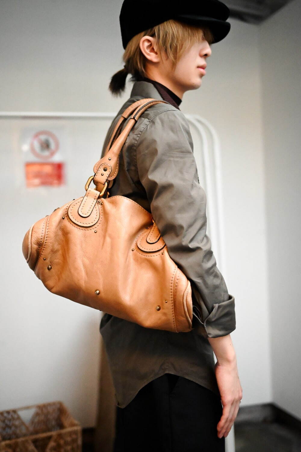 楯石 大悟さん - バレンシアガ(BALENCIAGA)、ダーク ビッケンバーグ(DIRK BIKKEMBERGS)｜渋谷ストリートスナップ - 写真4