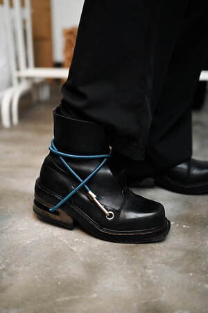 楯石 大悟さん - バレンシアガ(BALENCIAGA)、ダーク ビッケンバーグ(DIRK BIKKEMBERGS)｜渋谷ストリートスナップ - 写真2