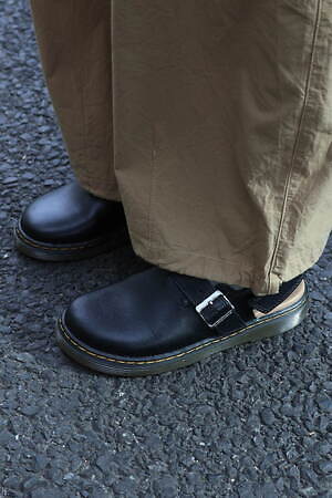 Fangさん - ユニクロ(UNIQLO)、ドクターマーチン(Dr. Martens)｜原宿ストリートスナップ - 写真5