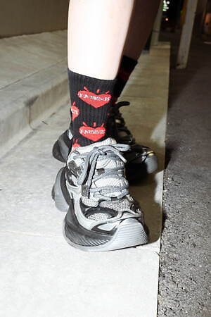 渡邉 由理さん - タトラス(TATRAS)、チャールズ＆キース(Charles & Keith)｜原宿ストリートスナップ - 写真4