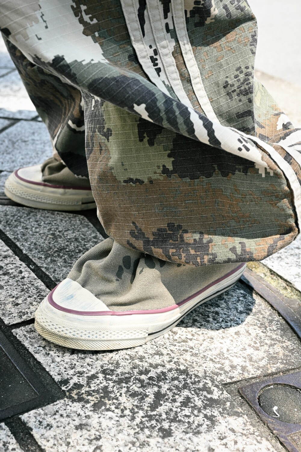 Carina Wongさん - アディダス(adidas)、コンバース(CONVERSE)｜原宿ストリートスナップ - 写真4