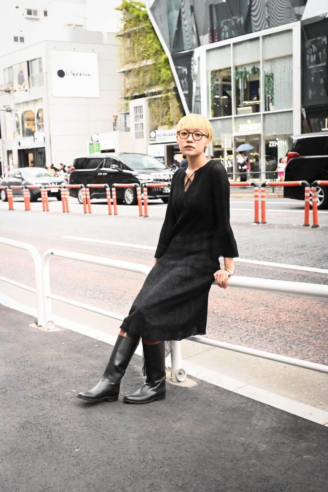 伏見 千乃さん - バオ バオ イッセイ ミヤケ(BAO BAO ISSEY MIYAKE)、エルメス(HERMÈS)｜青山・表参道ストリートスナップ1