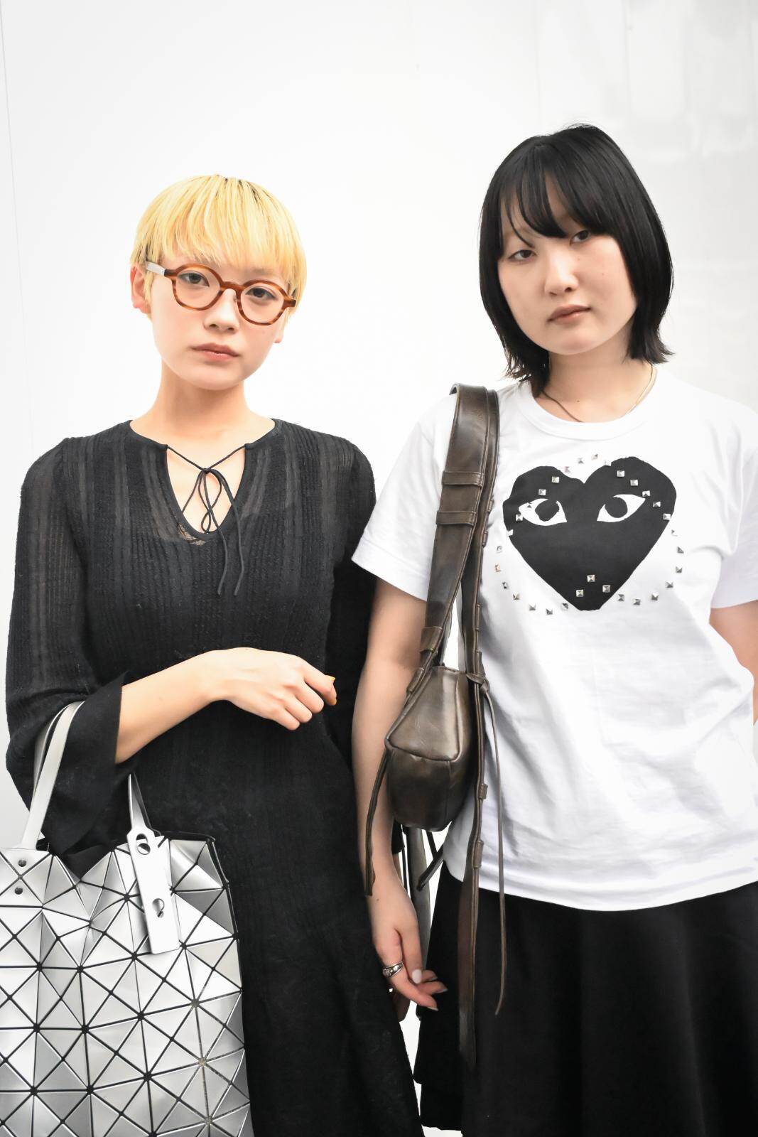 松﨑 さくらさん - プレイ・コム デ ギャルソン(PLAY COMME des GARÇONS)、コム デ ギャルソン(COMME des GARÇONS)｜青山・表参道ストリートスナップ - 写真3