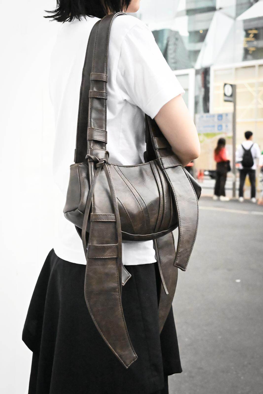 松﨑 さくらさん - プレイ・コム デ ギャルソン(PLAY COMME des GARÇONS)、コム デ ギャルソン(COMME des GARÇONS)｜青山・表参道ストリートスナップ - 写真6