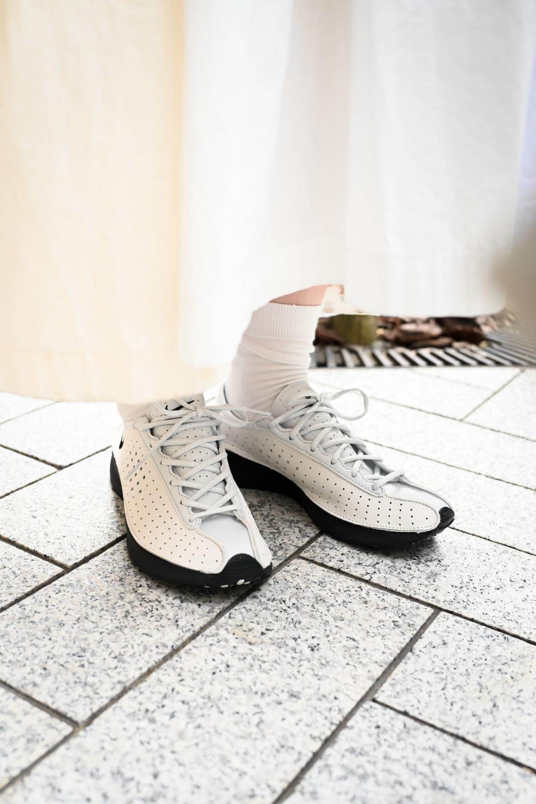 石月 彩色羽さん - タオ(TAO)、ナイキ(NIKE)｜銀座ストリートスナップ - 写真5