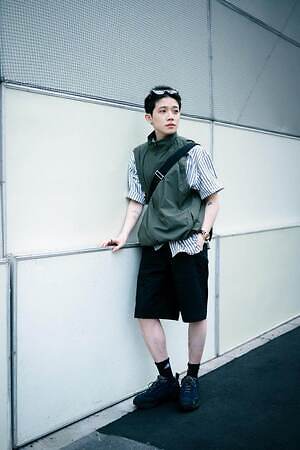 Zhijian Chenさん - エビコン(EVCON)、ディッキーズ(Dickies)｜原宿ストリートスナップ - 写真2