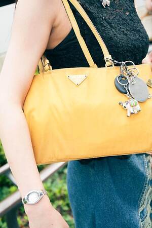 Tiaraさん - プラダ(PRADA)、チャールズ＆キース(Charles & Keith)｜原宿ストリートスナップ - 写真5