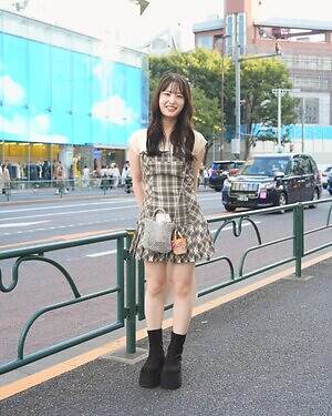 神山 莉奈さん - アンテプリマ(ANTEPRIMA)、スワロフスキー(SWAROVSKI)｜原宿ストリートスナップ - 写真6