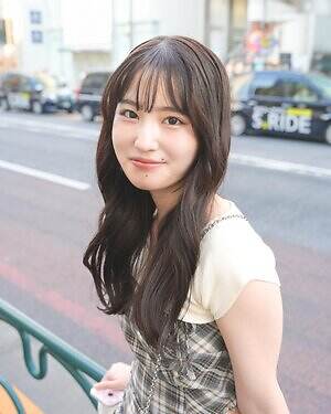 神山 莉奈さん - アンテプリマ(ANTEPRIMA)、スワロフスキー(SWAROVSKI)｜原宿ストリートスナップ - 写真7