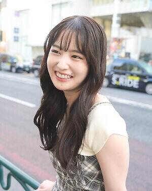 神山 莉奈さん - アンテプリマ(ANTEPRIMA)、スワロフスキー(SWAROVSKI)｜原宿ストリートスナップ - 写真2