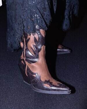 高橋 愛さん - ヴィヴィアーノ(VIVIANO)、リブ ノブヒコ(RIV NOBUHIKO)｜渋谷ストリートスナップ - 写真4